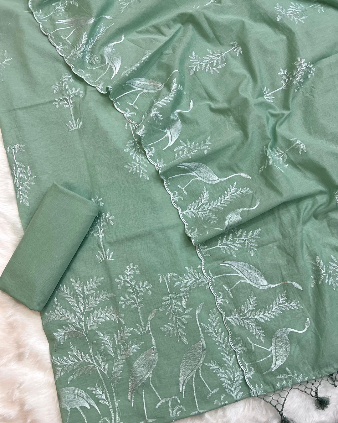 Pure Banarasi Mul Chanderi Silk Daman Embroidery Work Unstitched Suit.