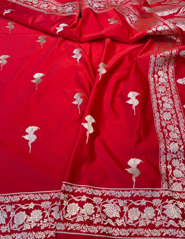 Pure Banarasi Mashru Silk Saree With Zari Work.
