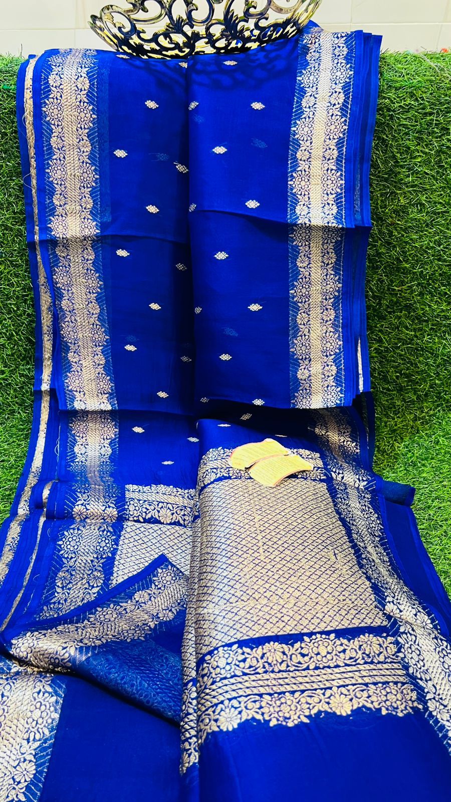 Pure Kora Organza Silk Hanloom Zari Work Saree.