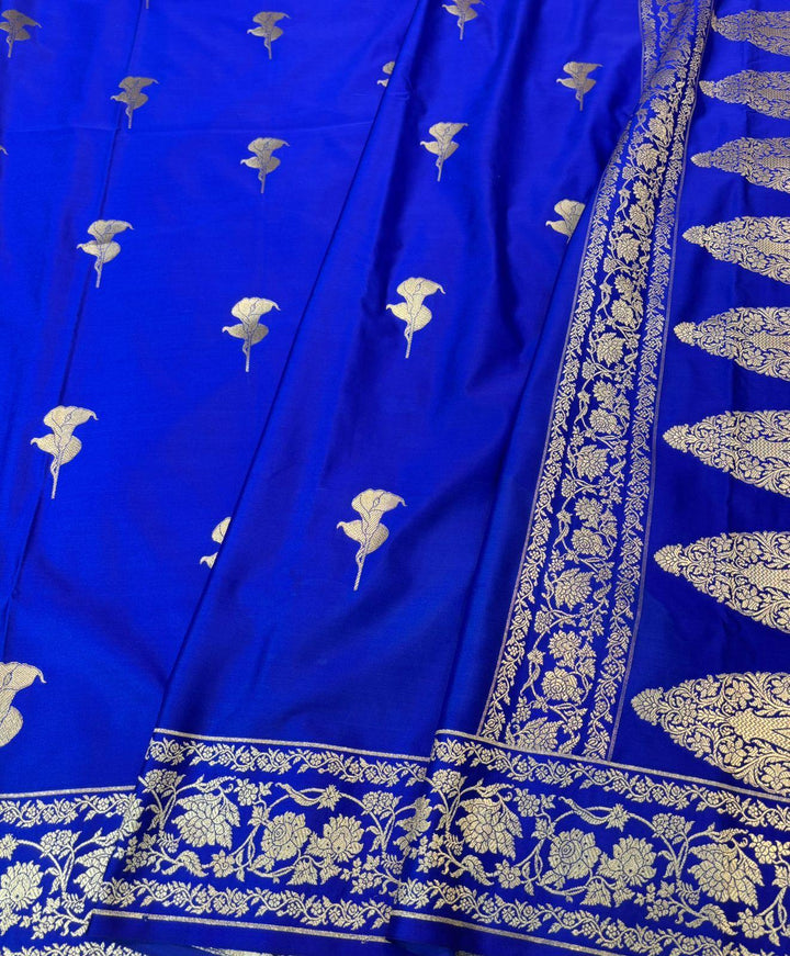 Pure Banarasi Mashru Silk Saree With Zari Work.