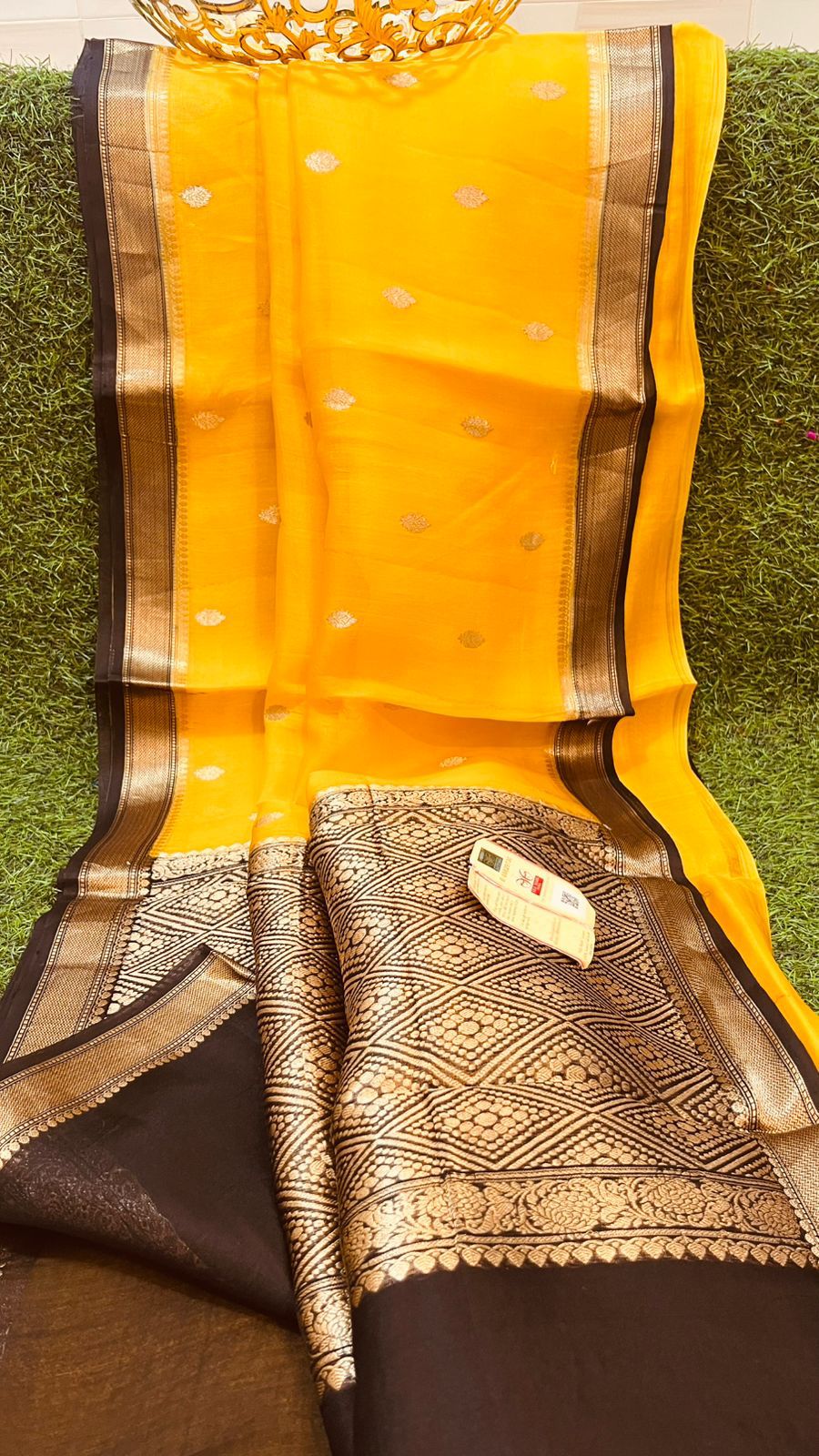 Pure Kora Organza Silk Hanloom Zari Work Saree.