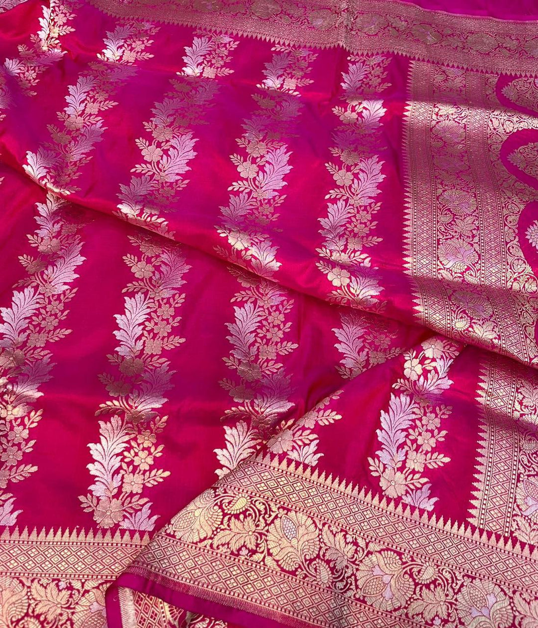 Pure Banarasi Handloom Katan Silk Saree With Beautiful  Zari Work .