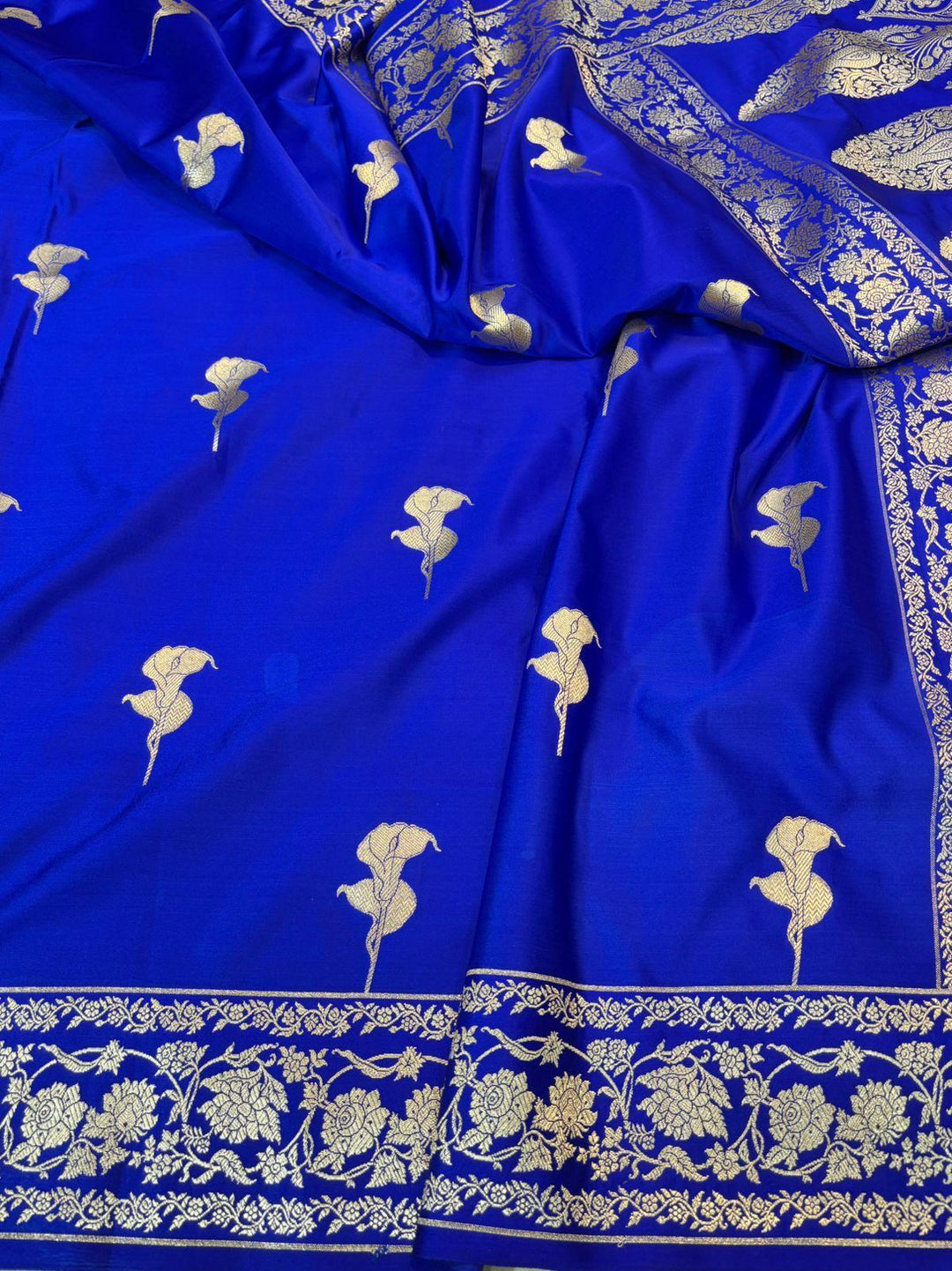 Pure Banarasi Mashru Silk Saree With Zari Work.