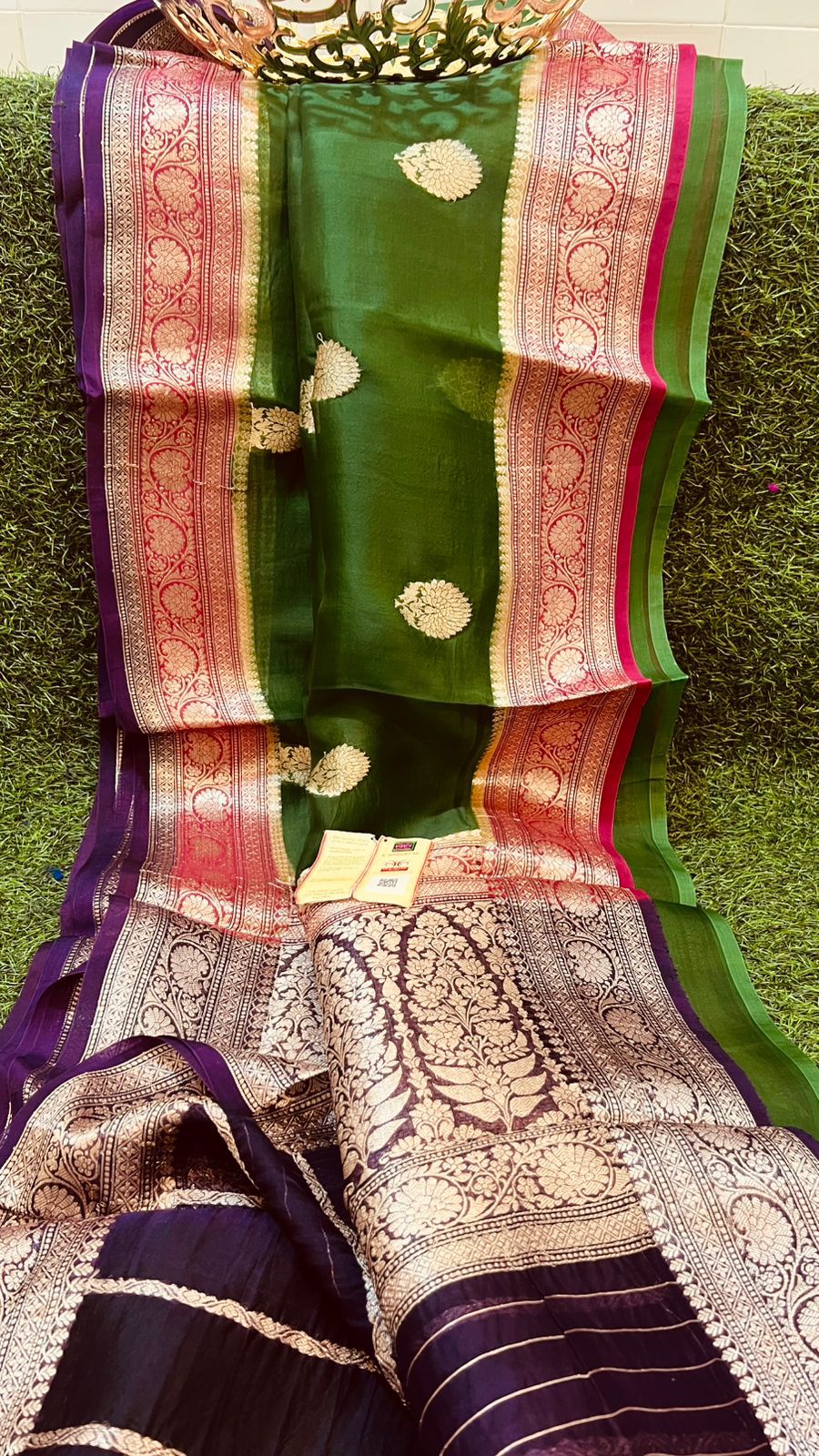 Pure Kora Organza Silk Hanloom Zari Work Saree.