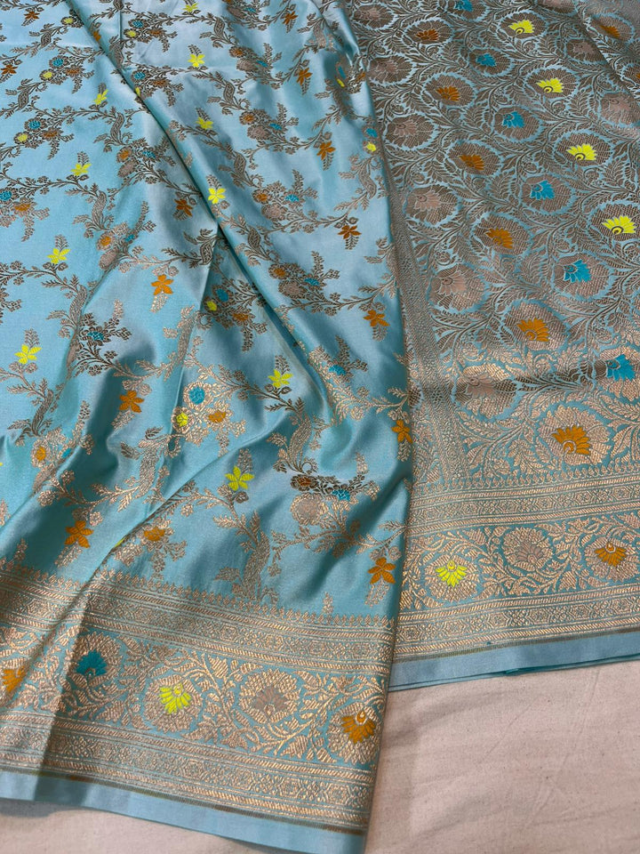 Pure Banarasi Mashru Silk Saree With Tilfi Weaved Work.