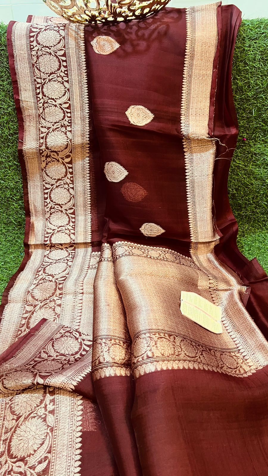 Pure Kora Organza Silk Hanloom Zari Work Saree.