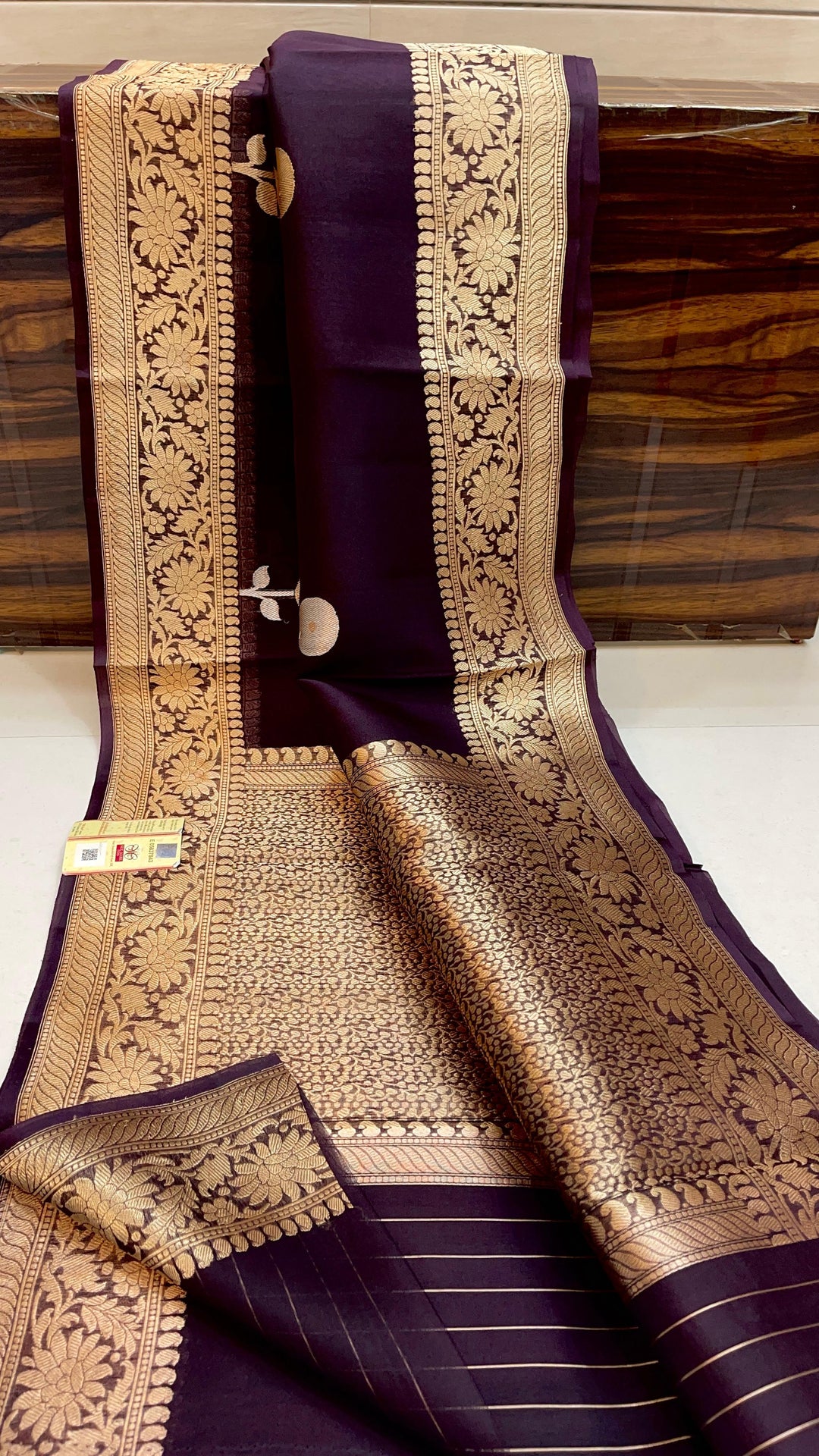 Pure Kora Organza Silk Hanloom Zari Work Saree. (
