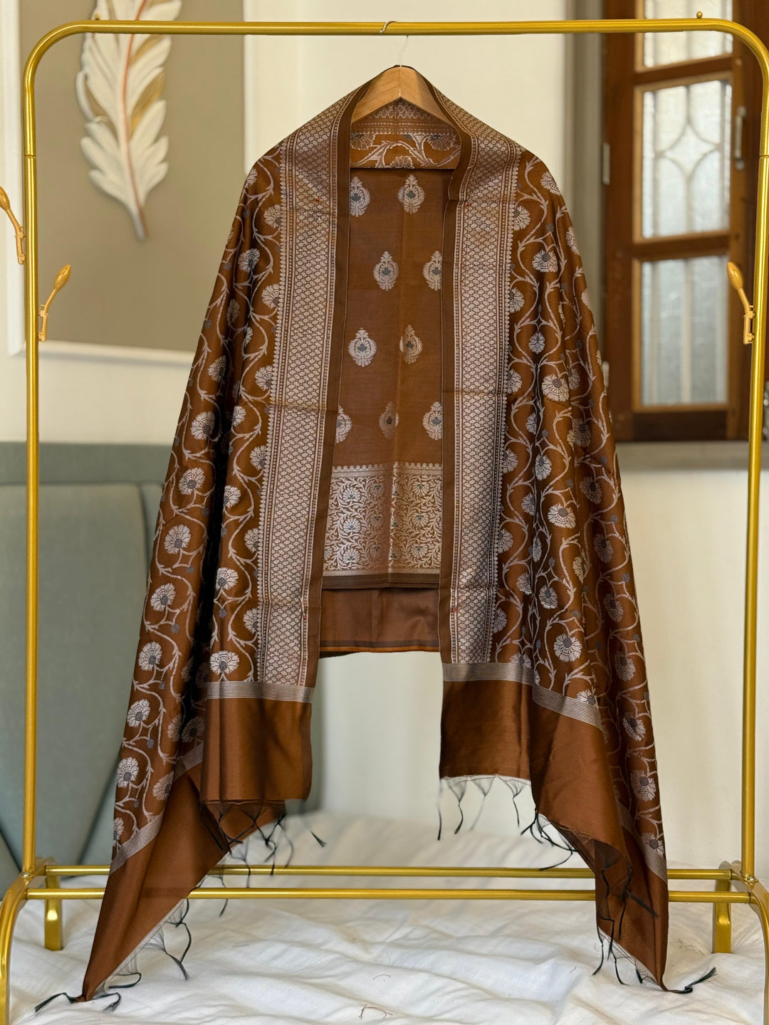 Banarasi Soft Silk Weaved Booti Unstitched Suit .|SKIRT PATTERN|