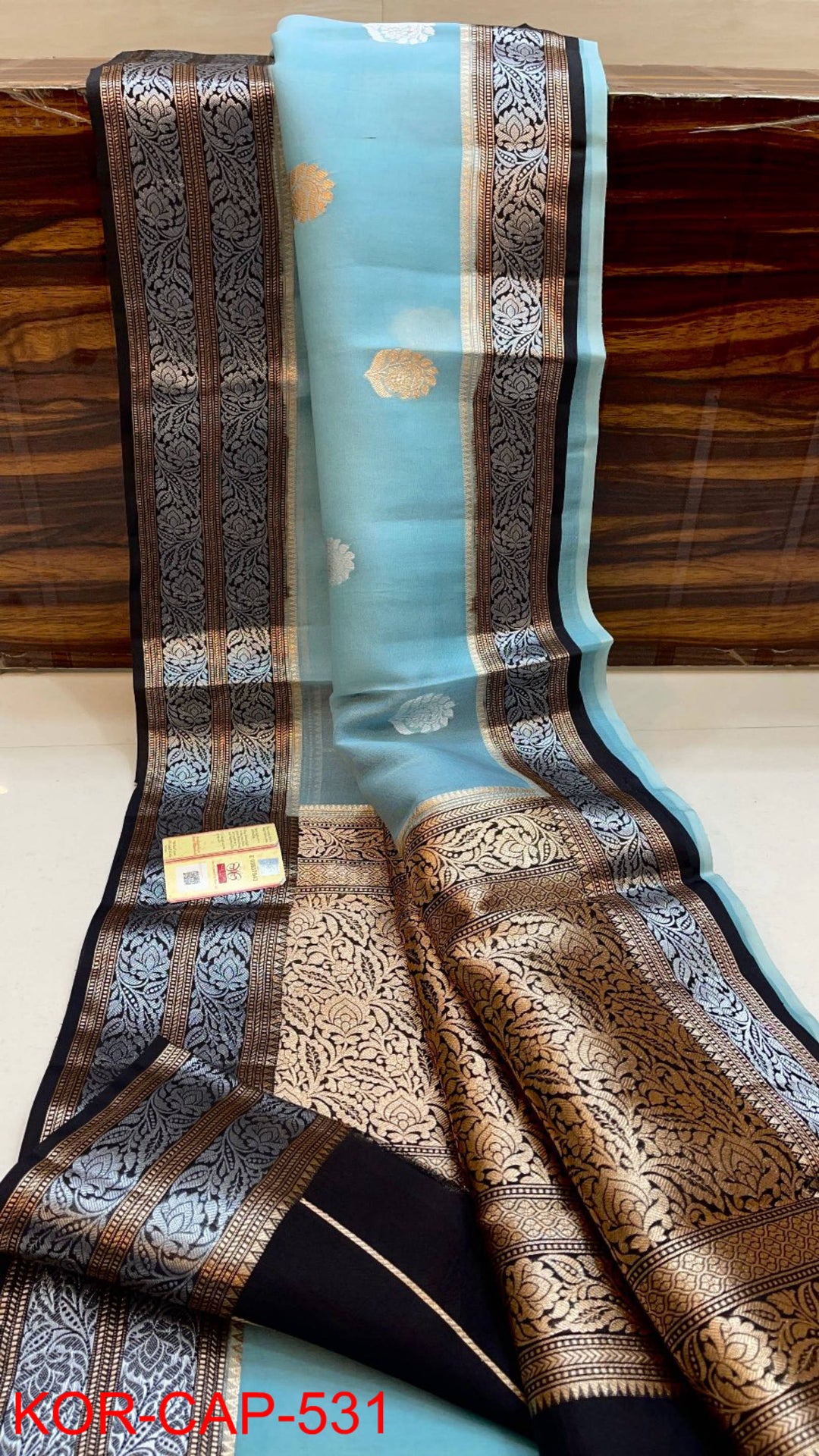 Pure Kora Organza Silk Hanloom Zari Work Saree.