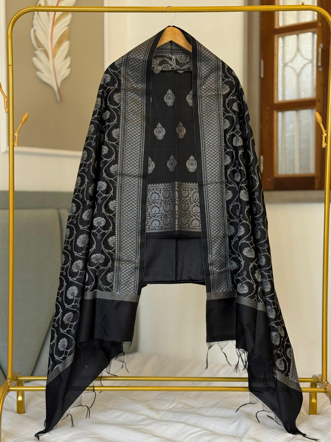 Banarasi Soft Silk Weaved Booti Unstitched Suit .|SKIRT PATTERN|