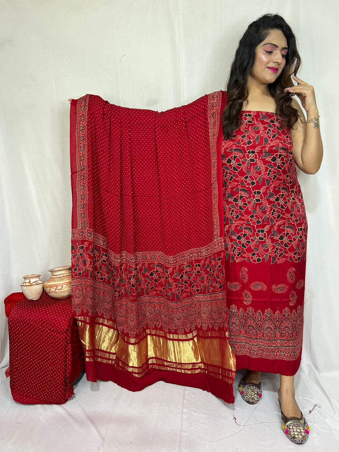 Pure Modal Silk Zari Pallu Weaved 3pc Unstitched Suit .