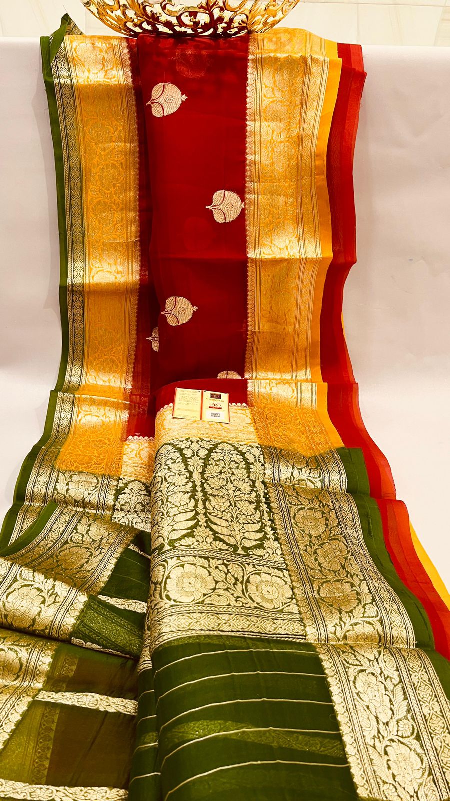 Pure Banarasi Kora Organza Zari Work Saree With Silk Mark Certificate ( Length- 6.3 Meter )