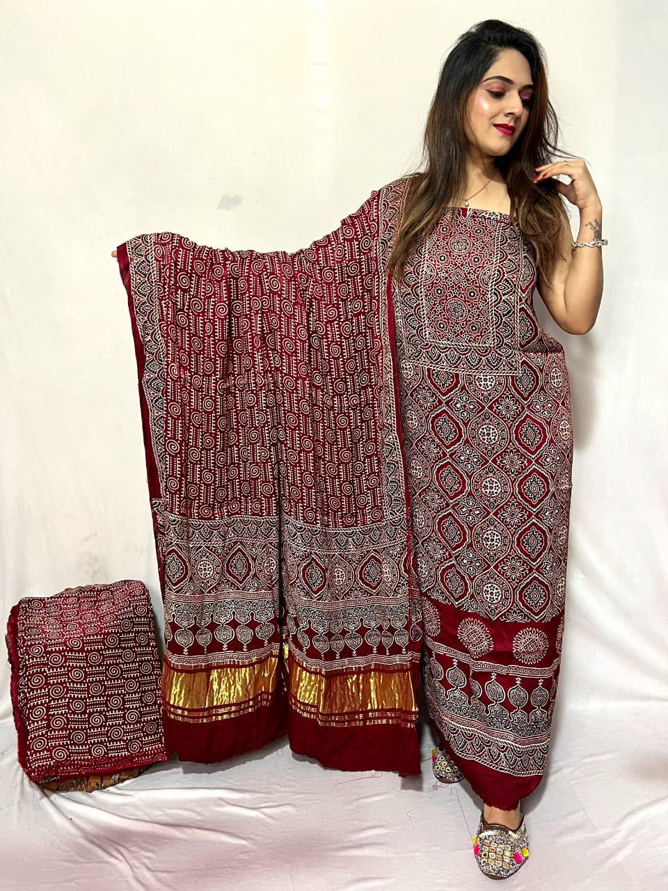 Pure Modal Silk Zari Pallu Weaved 3pc Unstitched Suit .