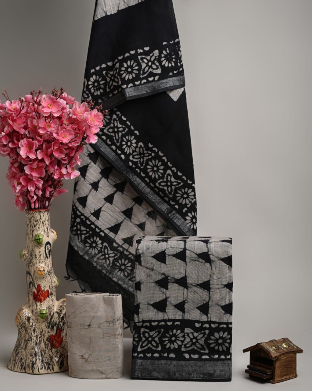 Hand Block Printed Linen Unstitched Suit .