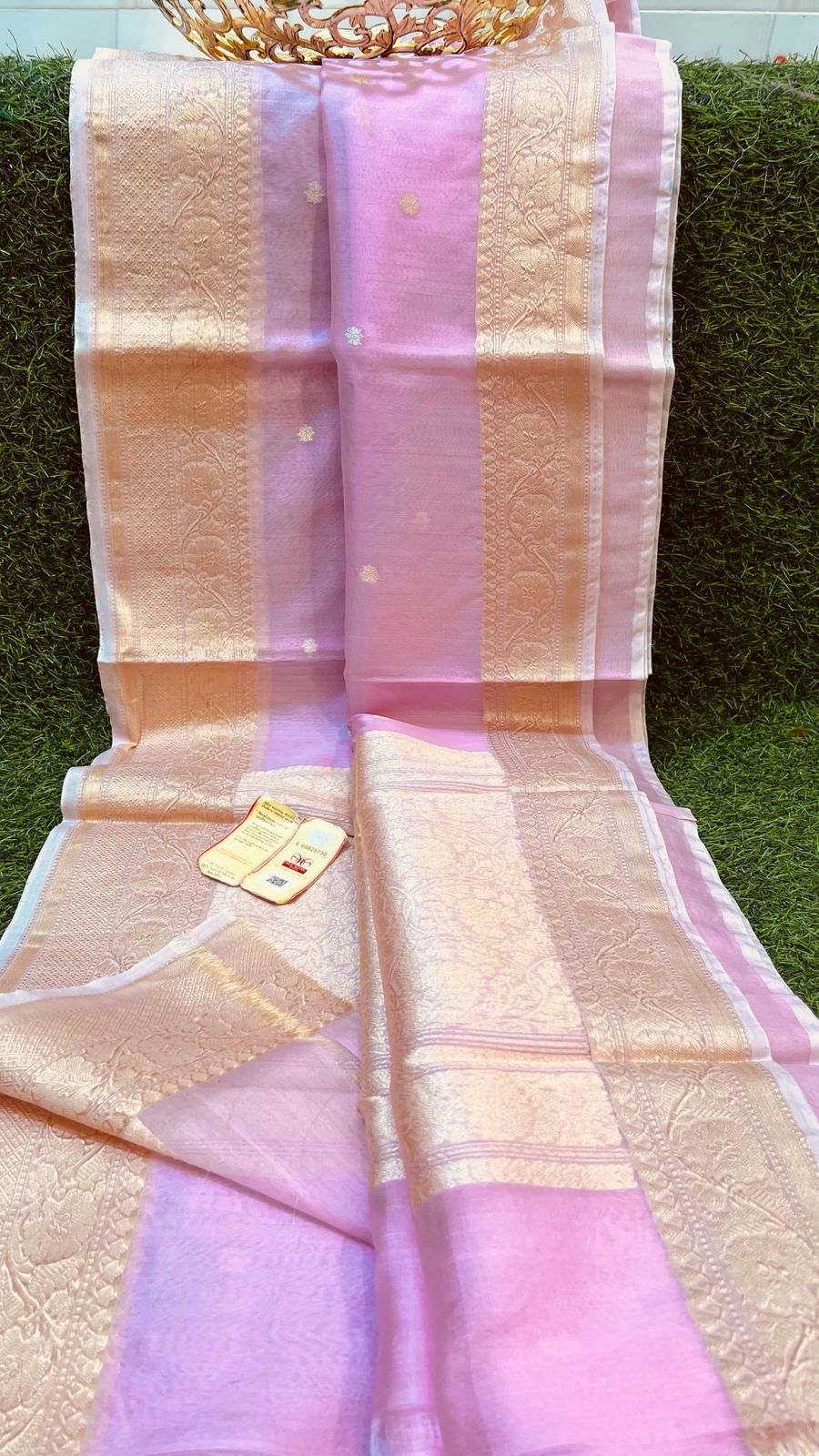Pure Kora Organza Silk Hanloom Zari Work Saree.