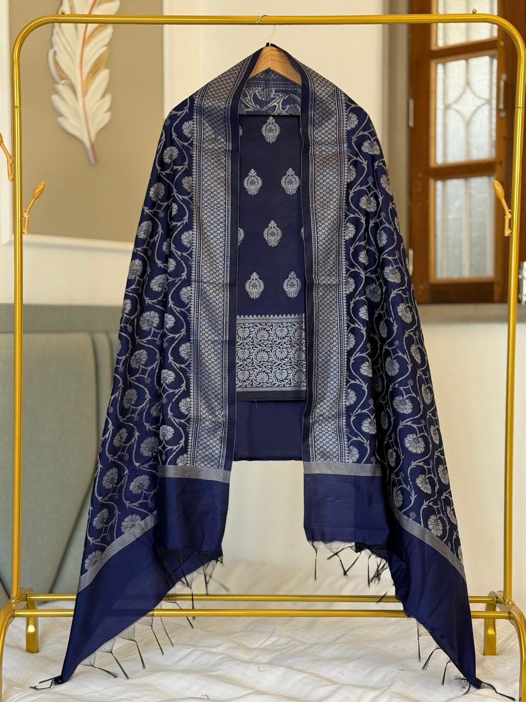 Banarasi Soft Silk Weaved Booti Unstitched Suit .|SKIRT PATTERN|
