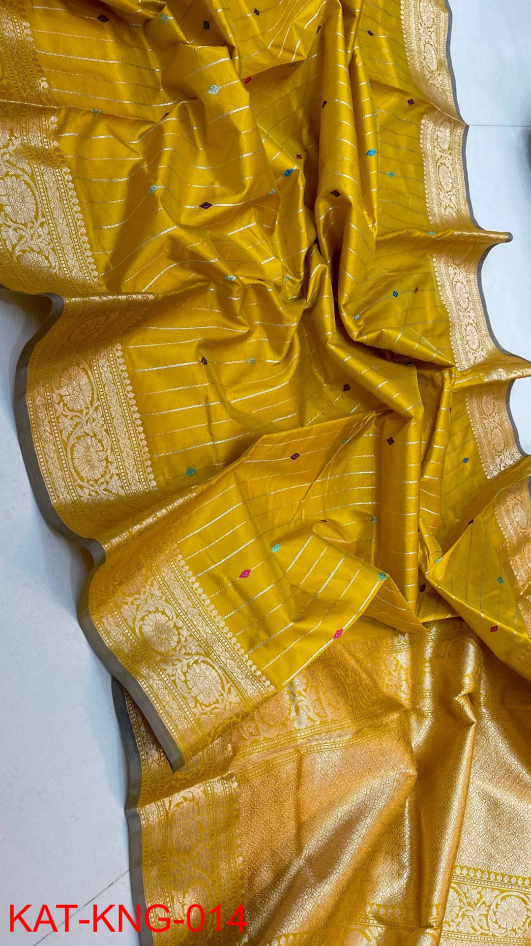 Pure Kanjivaram Silk Hand weaved saree With Blouse.