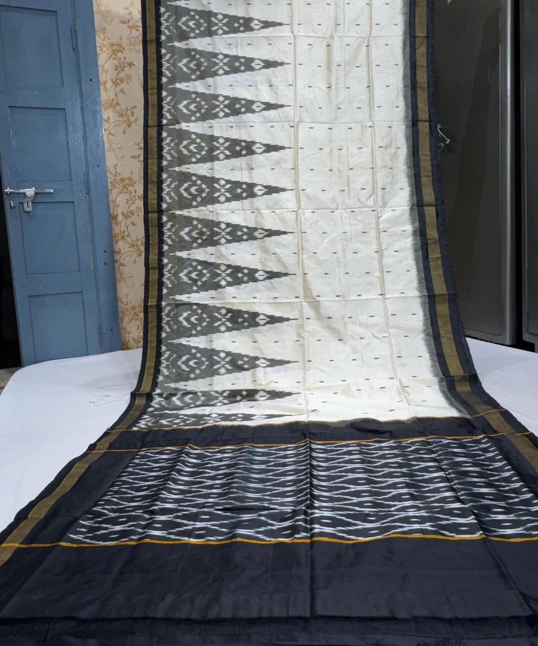 Pure Pochampally Ikkat Silk Saree With Blouse Pthani Pattern Border.