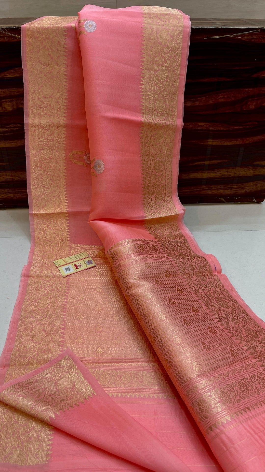 Pure Kora Organza Silk Hanloom Zari Work Saree.