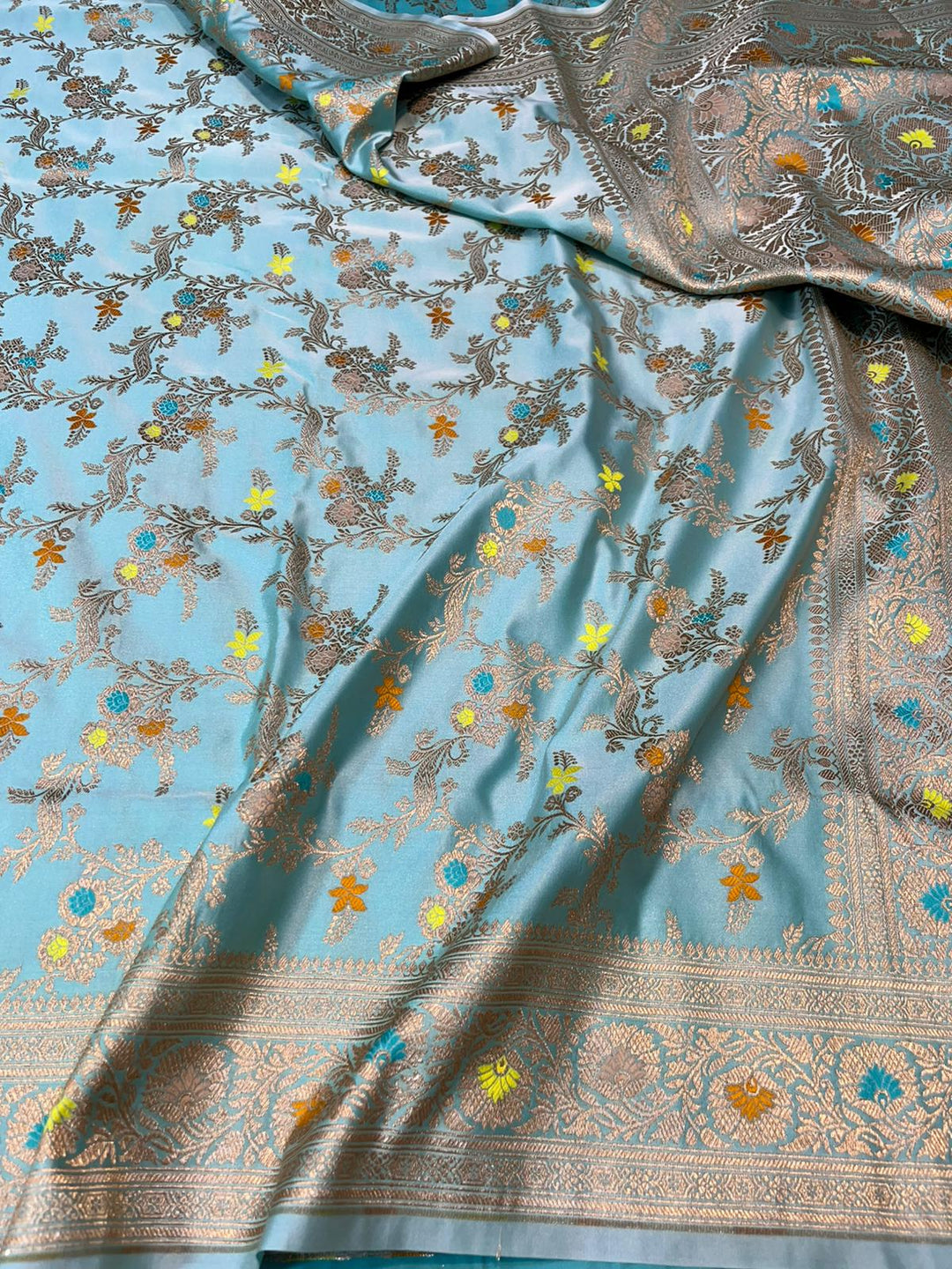 Pure Banarasi Mashru Silk Saree With Tilfi Weaved Work.