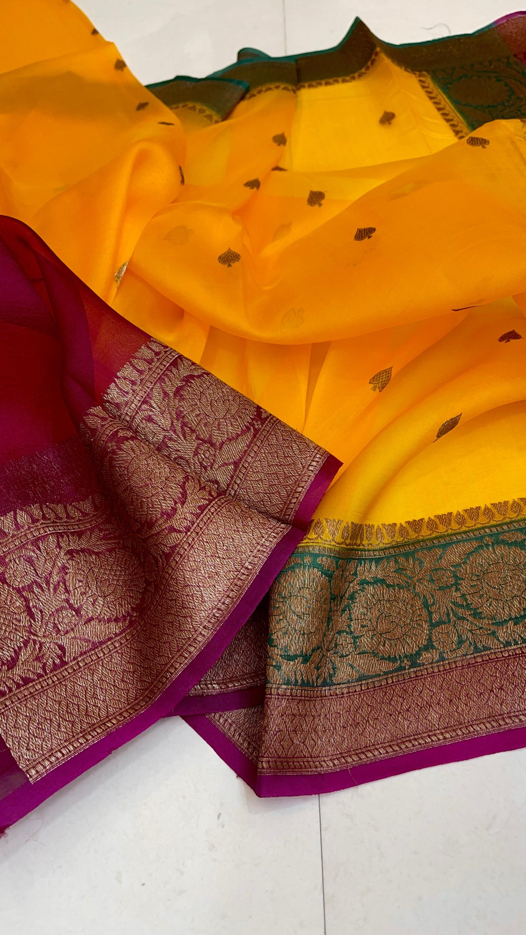 Pure Kora Organza Silk Handloom Kadhuwa Zari Work Saree.