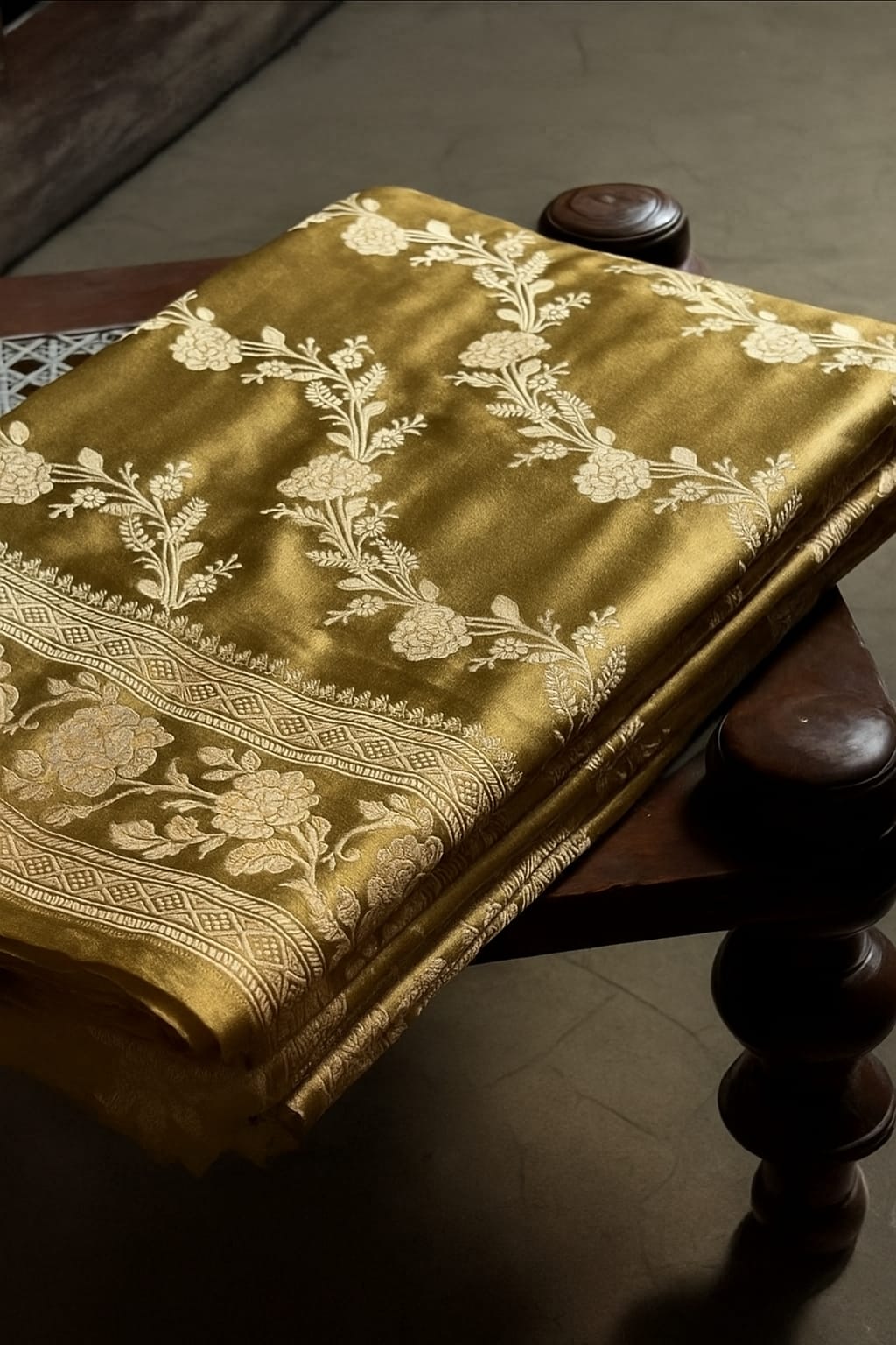 Pure Banarasi Mashru Silk Saree With Zari Work.
