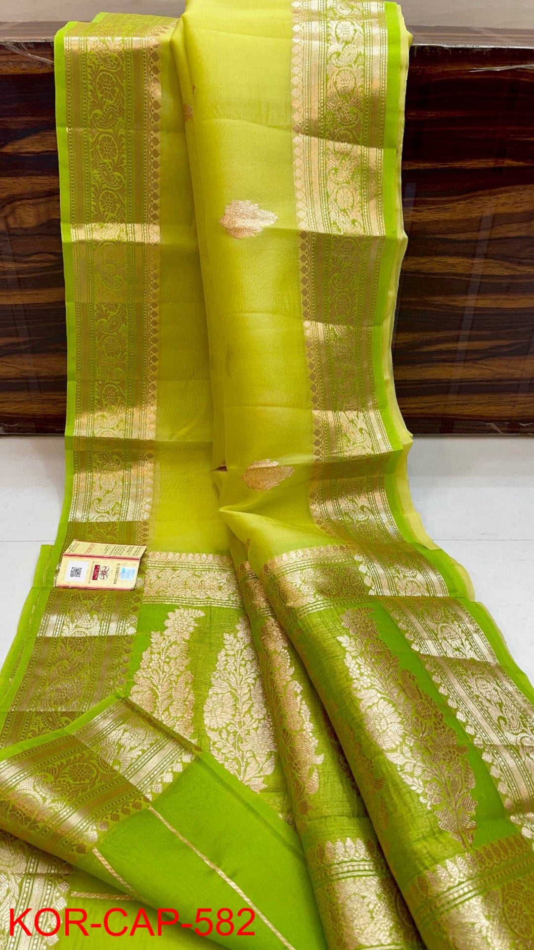 Pure Banarasi Kora Organza Silk Handwoven Zari Work Saree With Silk Mark Certificate ( Length- 6.3 Meter