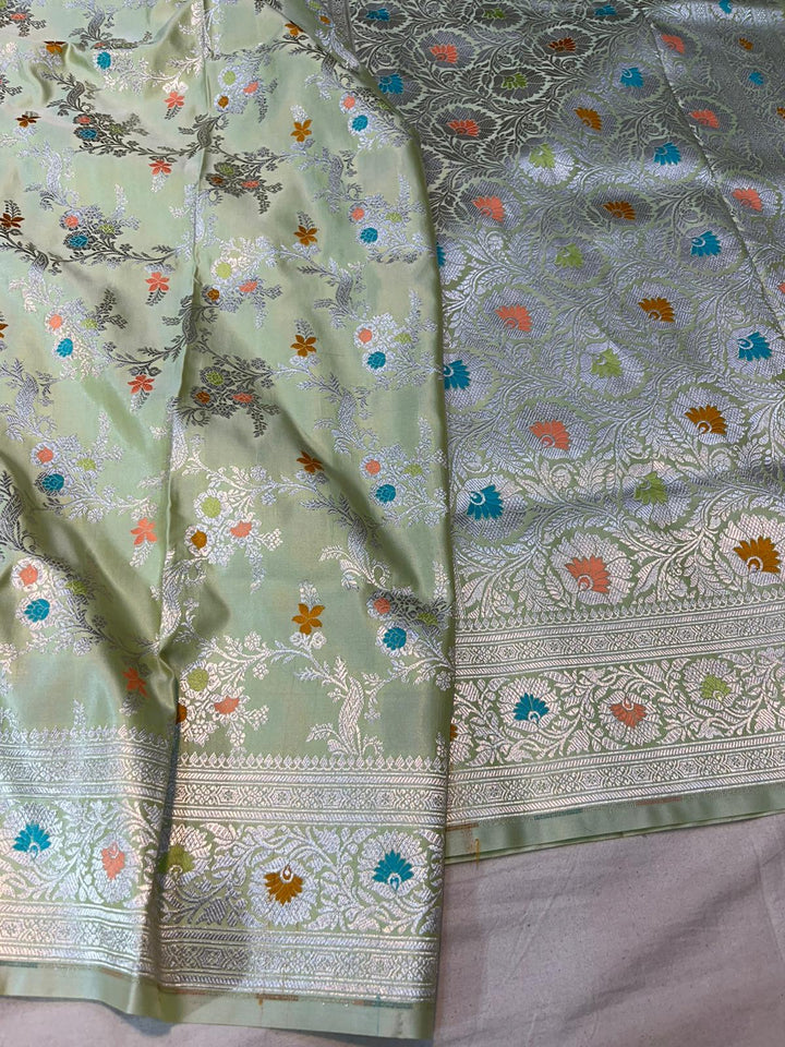 Pure Banarasi Mashru Silk Saree With Tilfi Weaved Work.