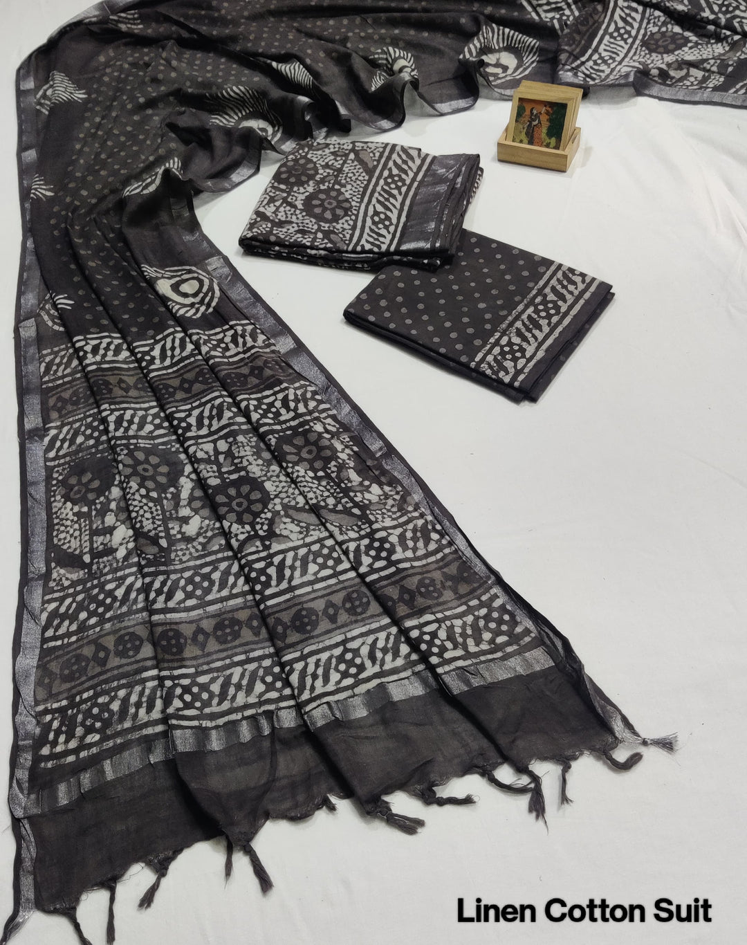 Hand Block Printed Linen Unstitched Suit .