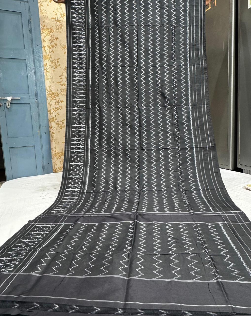 Pure Pochampally Ikkat Silk Saree With Blouse Pthani Pattern Border.