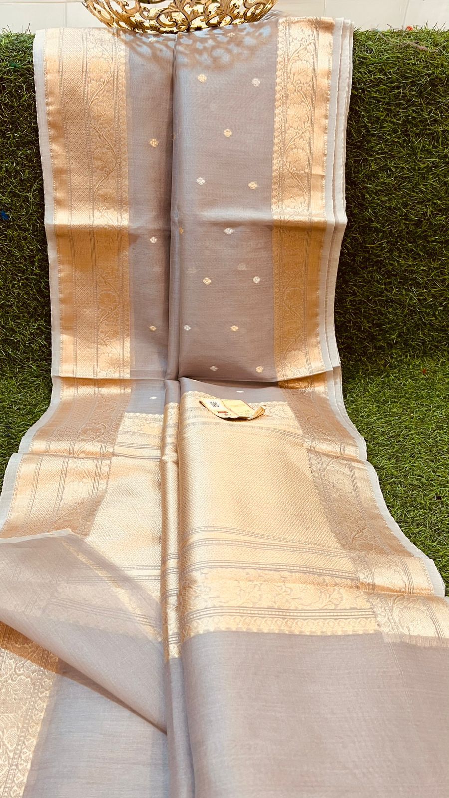 Pure Kora Organza Silk Hanloom Zari Work Saree.