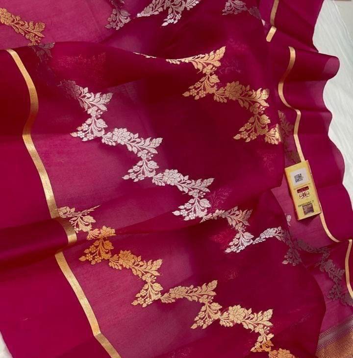Pure Kora Organza Silk Hanloom Zari Work Saree.