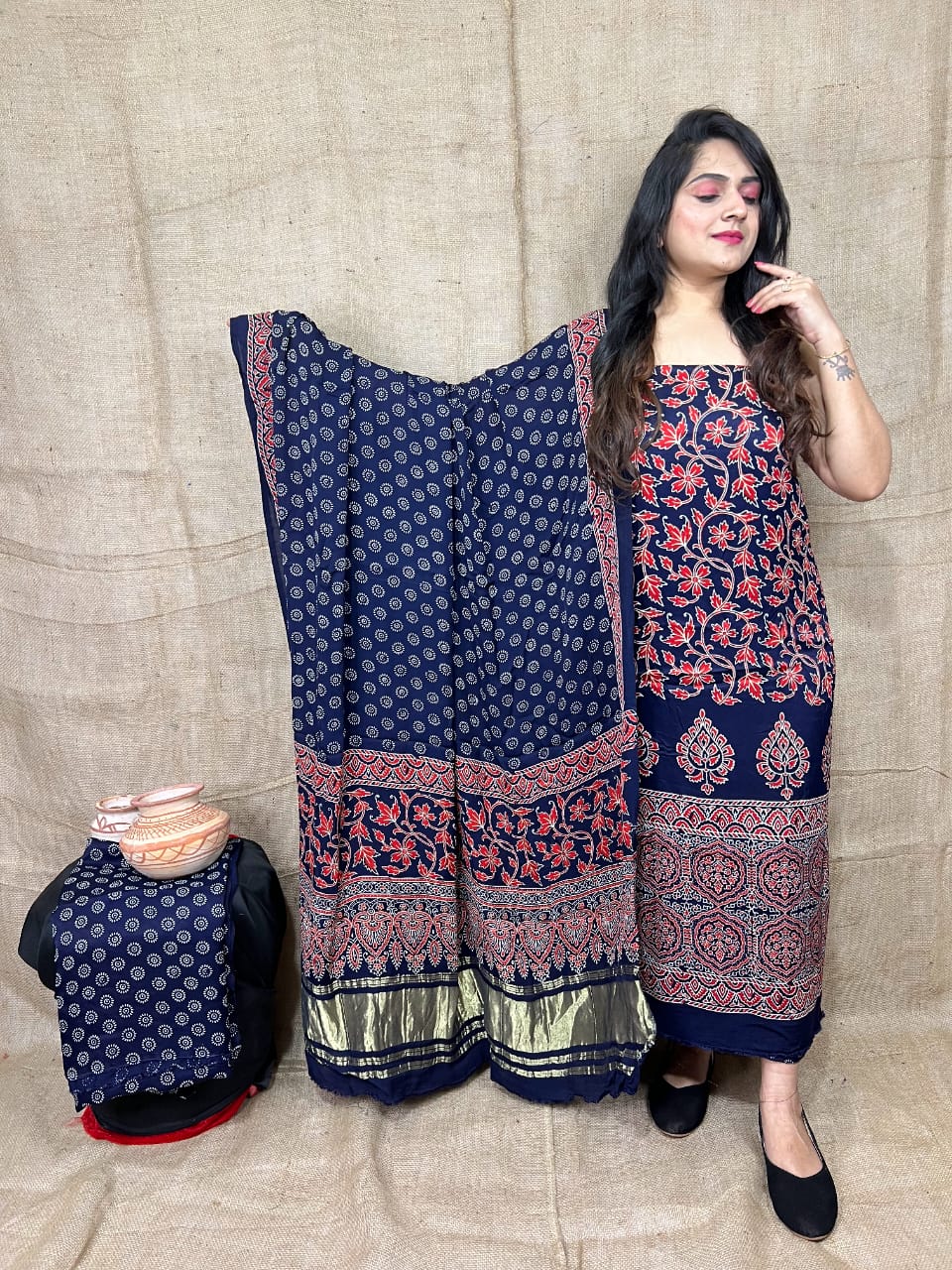 Pure Modal Silk Zari Pallu Weaved 3pc Unstitched Suit .