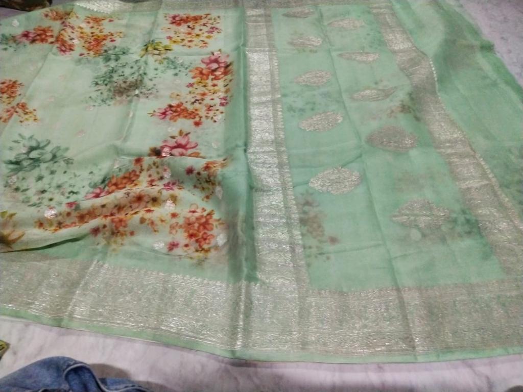 Pure Khaddi Georgette Digital Print Saree With Silk Mark Certificate ( length- 6.3 meter )