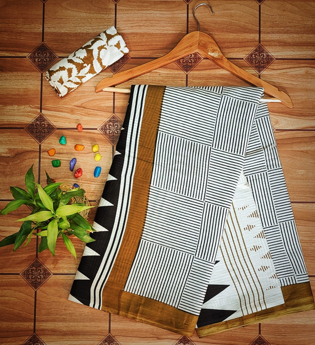 Pure Mul cotton Hand Block Priny saree with Blouse.