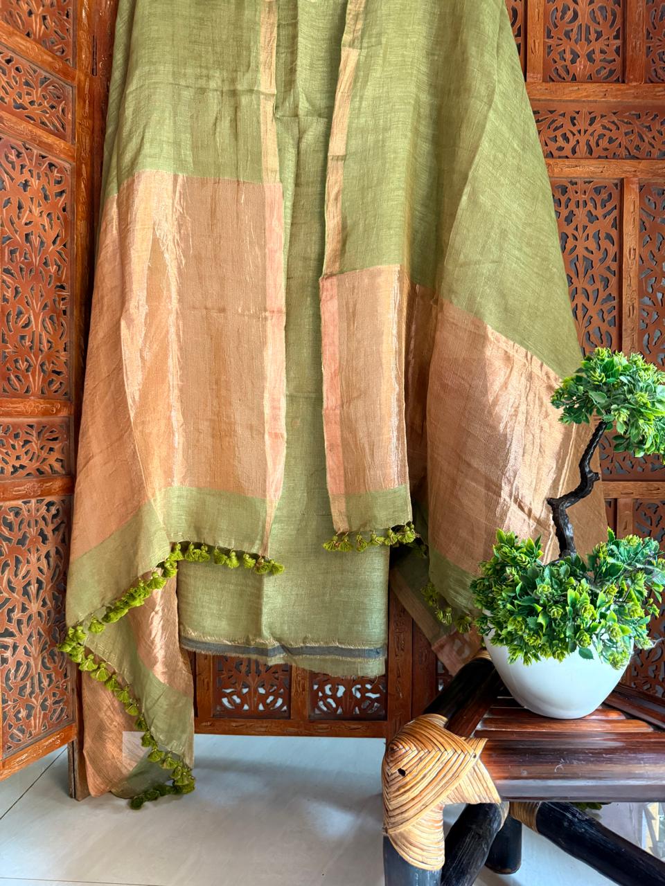 Pure Silk By Linen 2PC Jamdani Unstitched Suit with Tissue Zari Palla