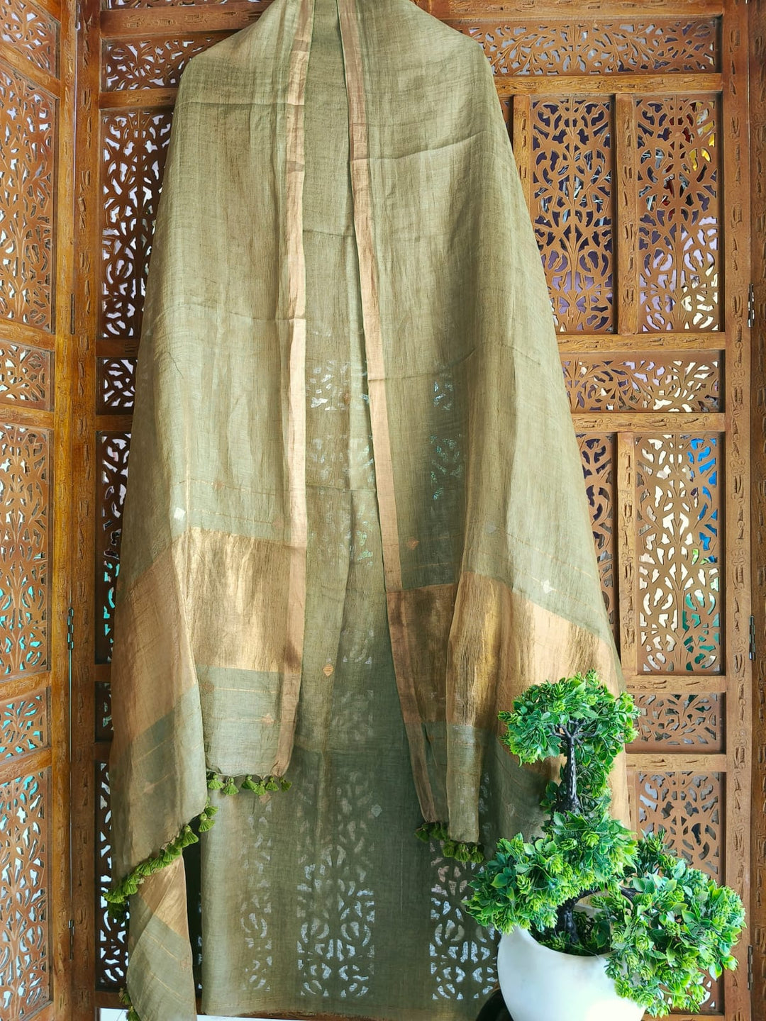 Pure Silk By Linen 2PC Jamdani Unstitched Suit with Tissue Zari Palla