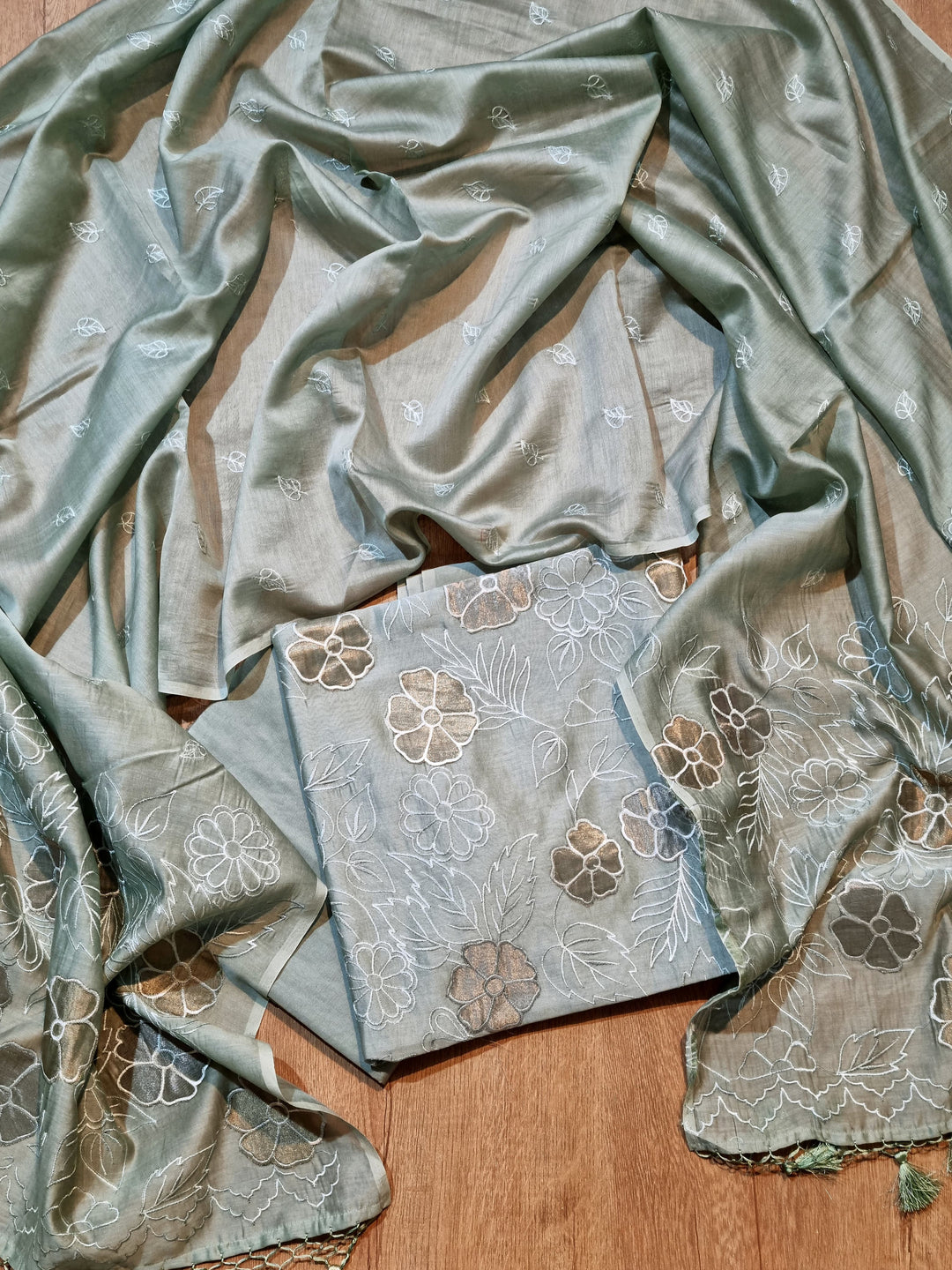Pure Banarasi Chanderi Silk Unstitched SUit with Applique Work