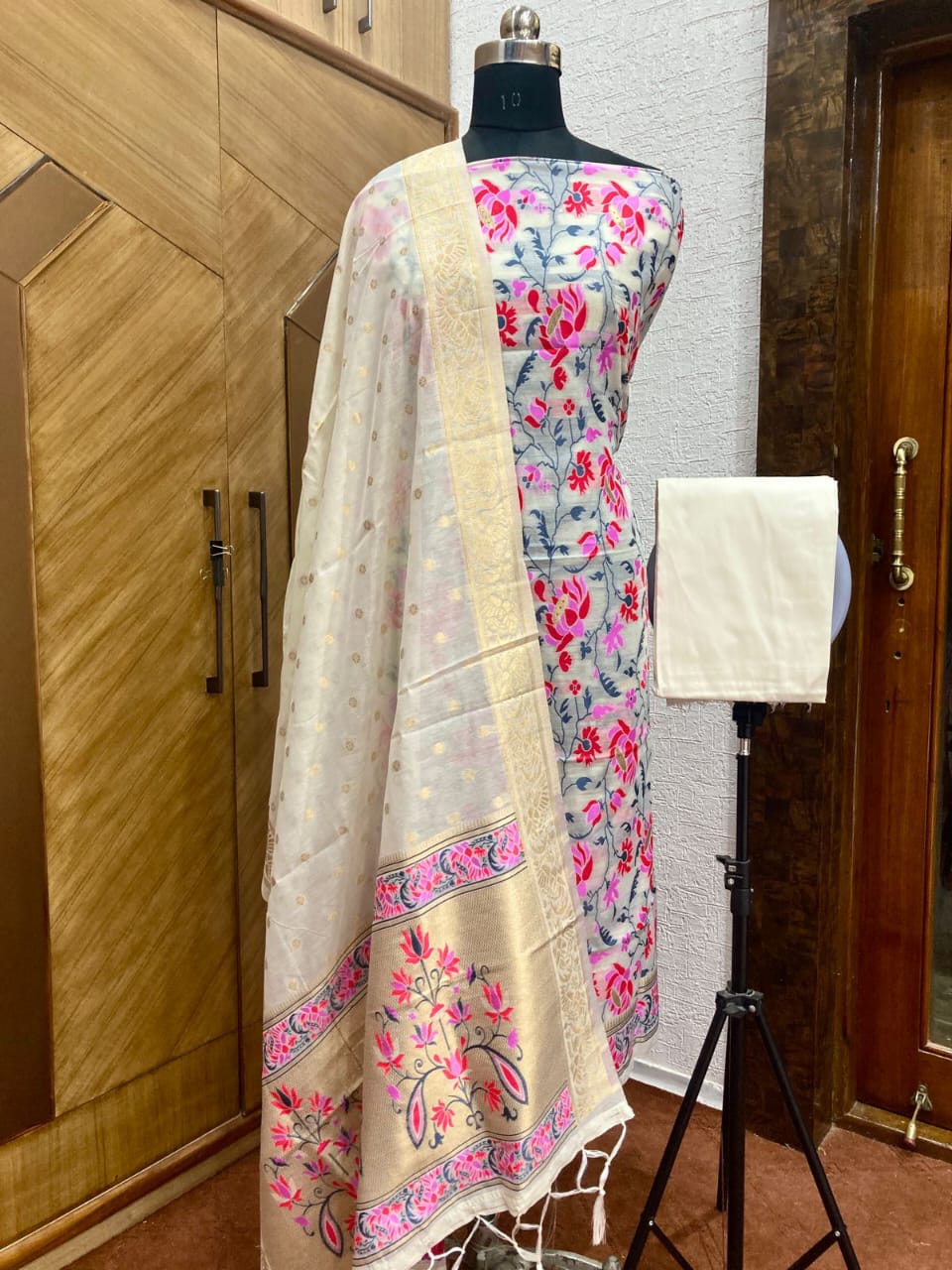 Pure Banarasi Cotton Jamdani Weaved Zari And Meenakari Work Unstitched Suit