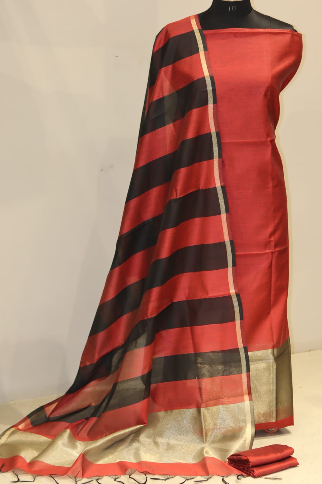 Banarasi Cotton Silk 3 Pc Unstitched Suit