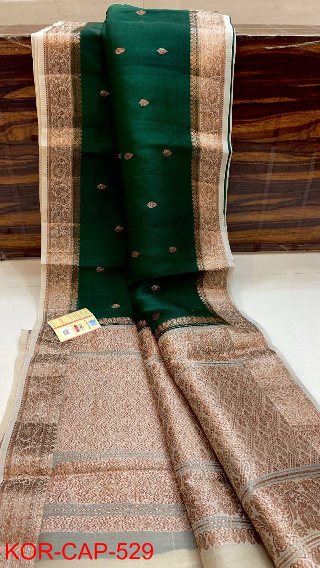 Pure Kora Organza Silk Hanloom Zari Work Saree.
