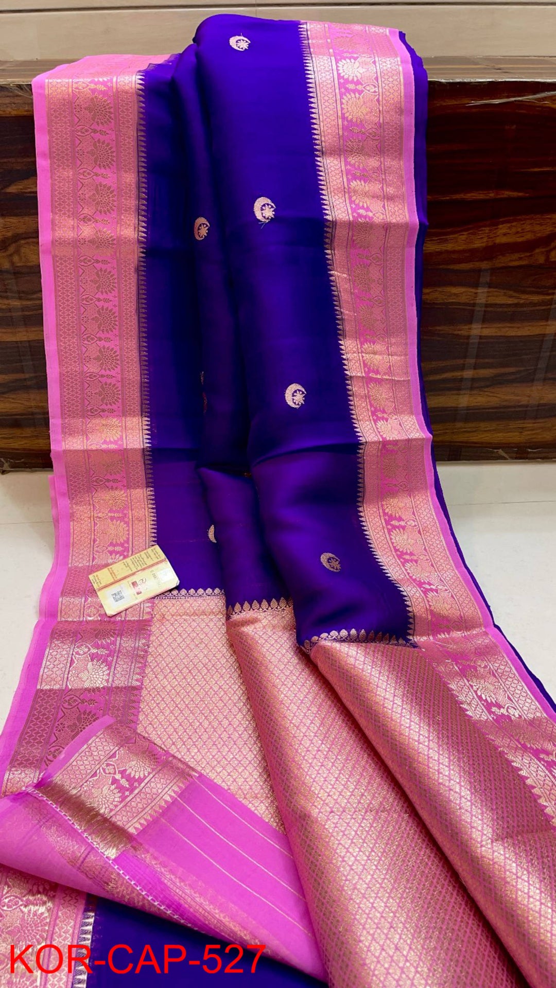 Pure Kora Organza Silk Hanloom Zari Work Saree.