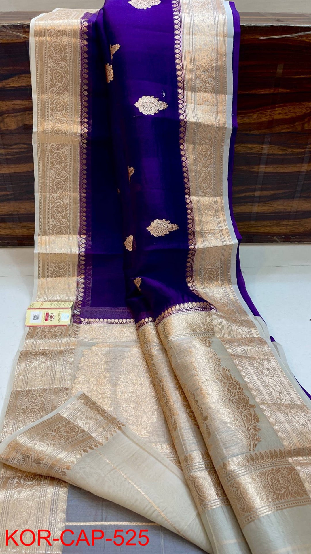 Pure Kora Organza Silk Hanloom Zari Work Saree.