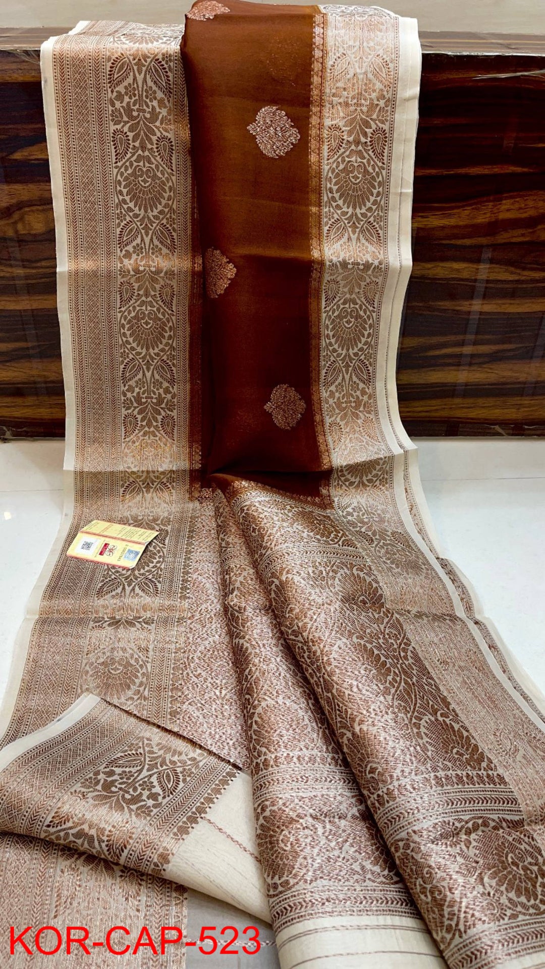 Pure Kora Organza Silk Hanloom Zari Work Saree.