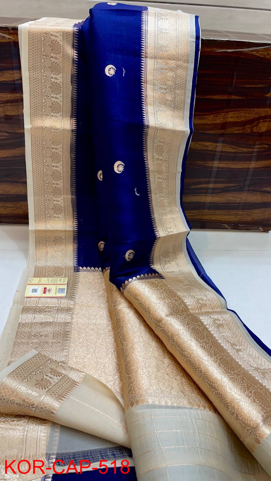 Pure Kora Organza Silk Hanloom Zari Work Saree.