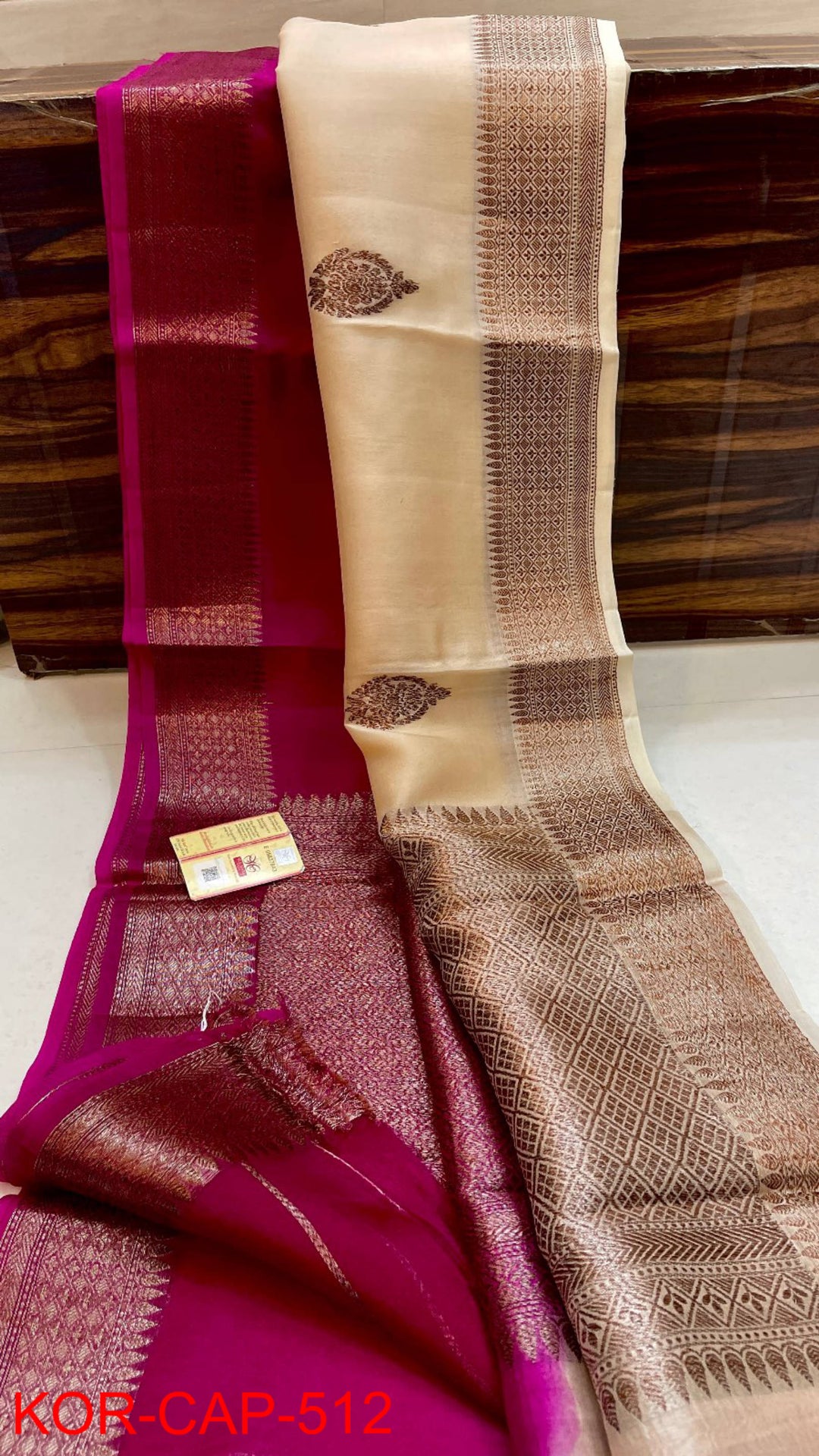Pure Kora Organza Silk Hanloom Zari Work Saree.