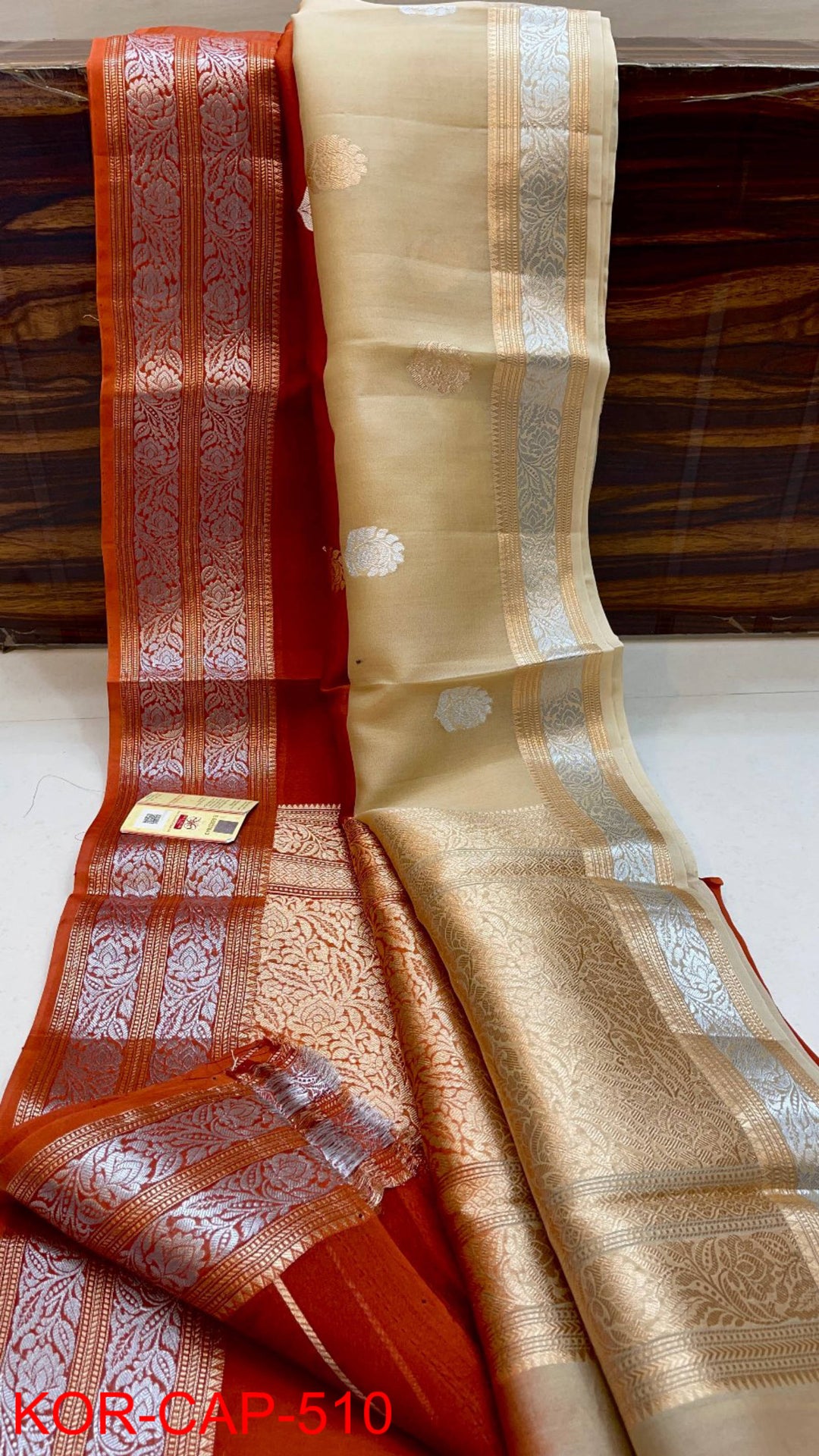 Pure Kora Organza Silk Hanloom Zari Work Saree.