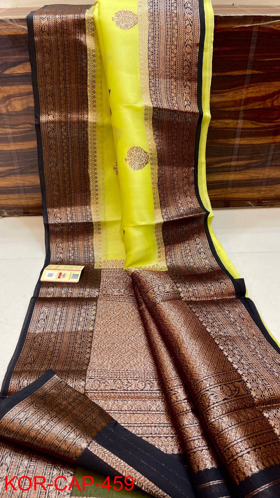Pure Kora Organza Silk Hanloom Zari Work Saree.