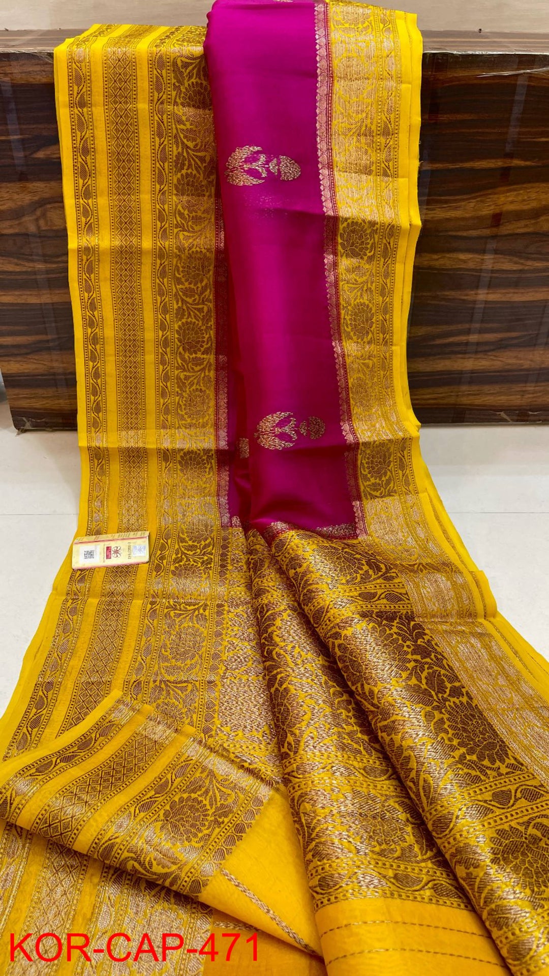 Pure Kora Organza Silk Hanloom Zari Work Saree.