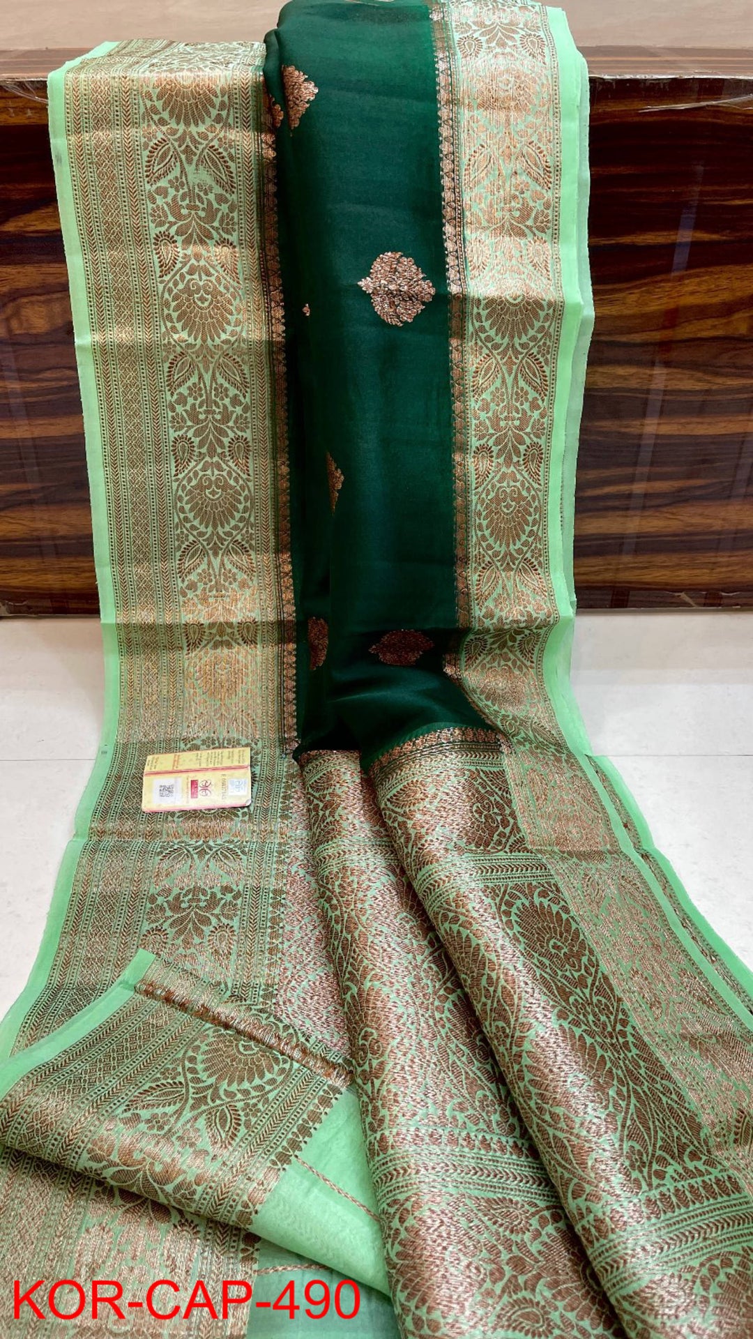 Pure Kora Organza Silk Hanloom Zari Work Saree.